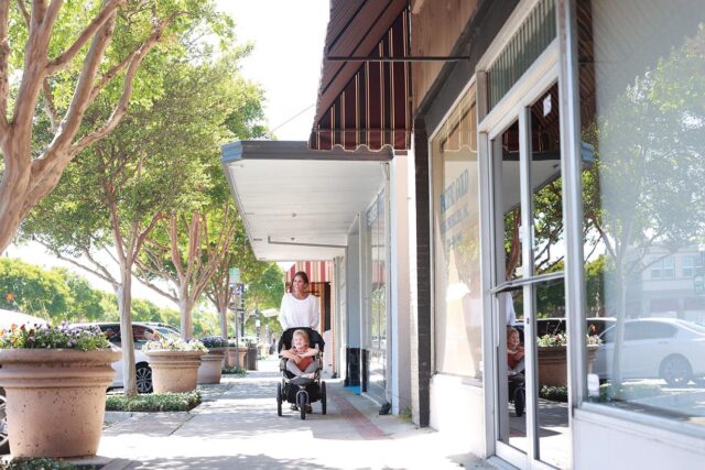 762216545 downtown shopping